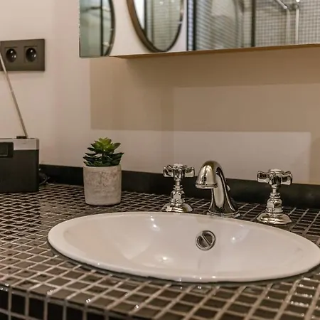 Huswell - With Garden At The Seaside In Διαμέρισμα