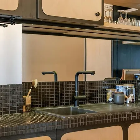 Huswell - With Garden At The Seaside In *